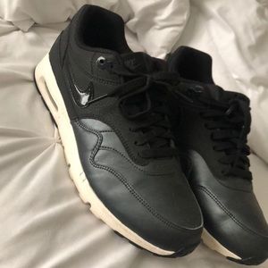 Navy Blue Nike Air Max